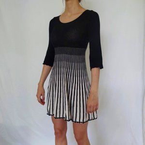 Sz.8 [XS] | French Connection | B/W Crochet Dress